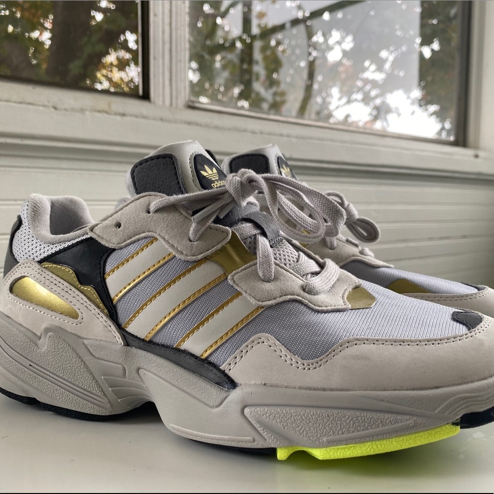 Adidas Sneakers